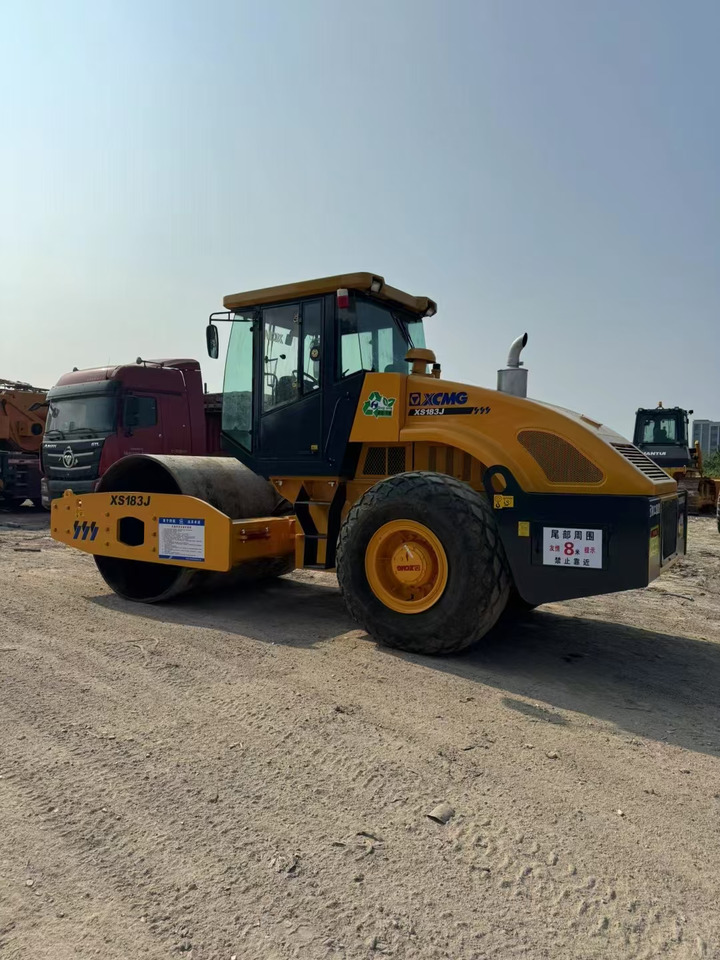 XCMG XS183J - 로드 롤러 : 사진 2 XCMG XS183J - 로드 롤러 : 사진 2