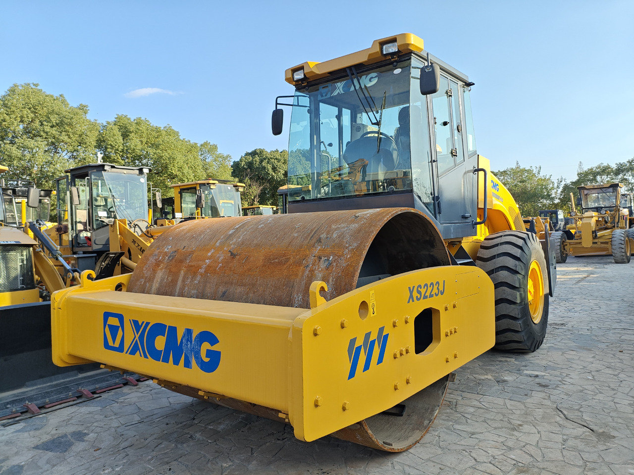 XCMG XS223J - 로드 롤러 : 사진 1 XCMG XS223J - 로드 롤러 : 사진 1