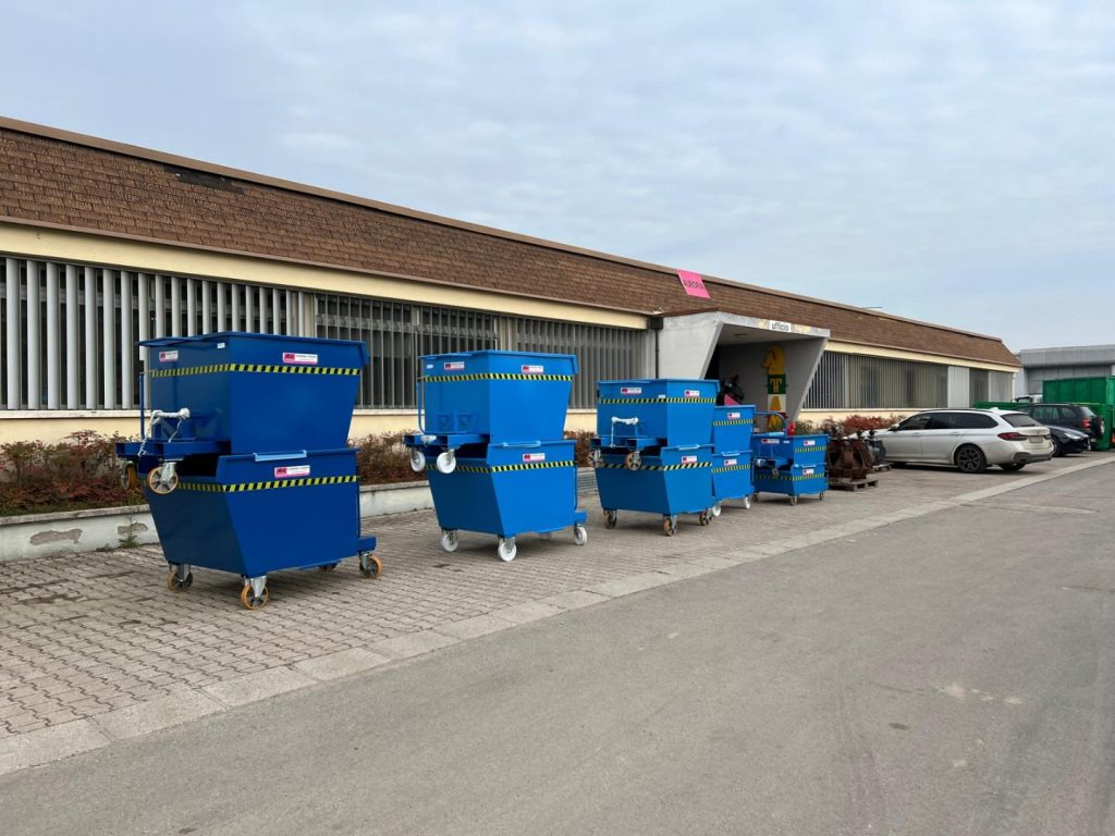 CONTAINER A BENNA RIBALTABILE - 건설장비 : 사진 3 CONTAINER A BENNA RIBALTABILE - 건설장비 : 사진 3