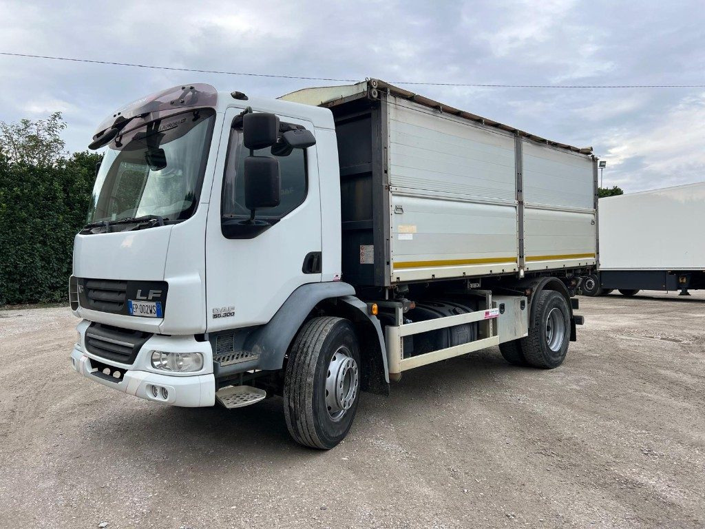 DAF LF55.300 RIBALTABILE TRILATERALE - 덤프트럭 : 사진 1 DAF LF55.300 RIBALTABILE TRILATERALE - 덤프트럭 : 사진 1