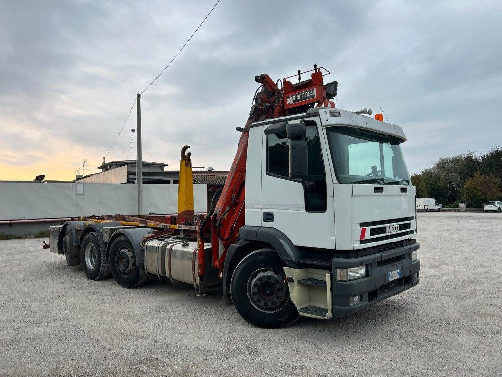 IVECO 260E43 EUROTECH USATO SCARRABILE CON GRU - 후크 리프트 트럭 : 사진 5 IVECO 260E43 EUROTECH USATO SCARRABILE CON GRU - 후크 리프트 트럭 : 사진 5