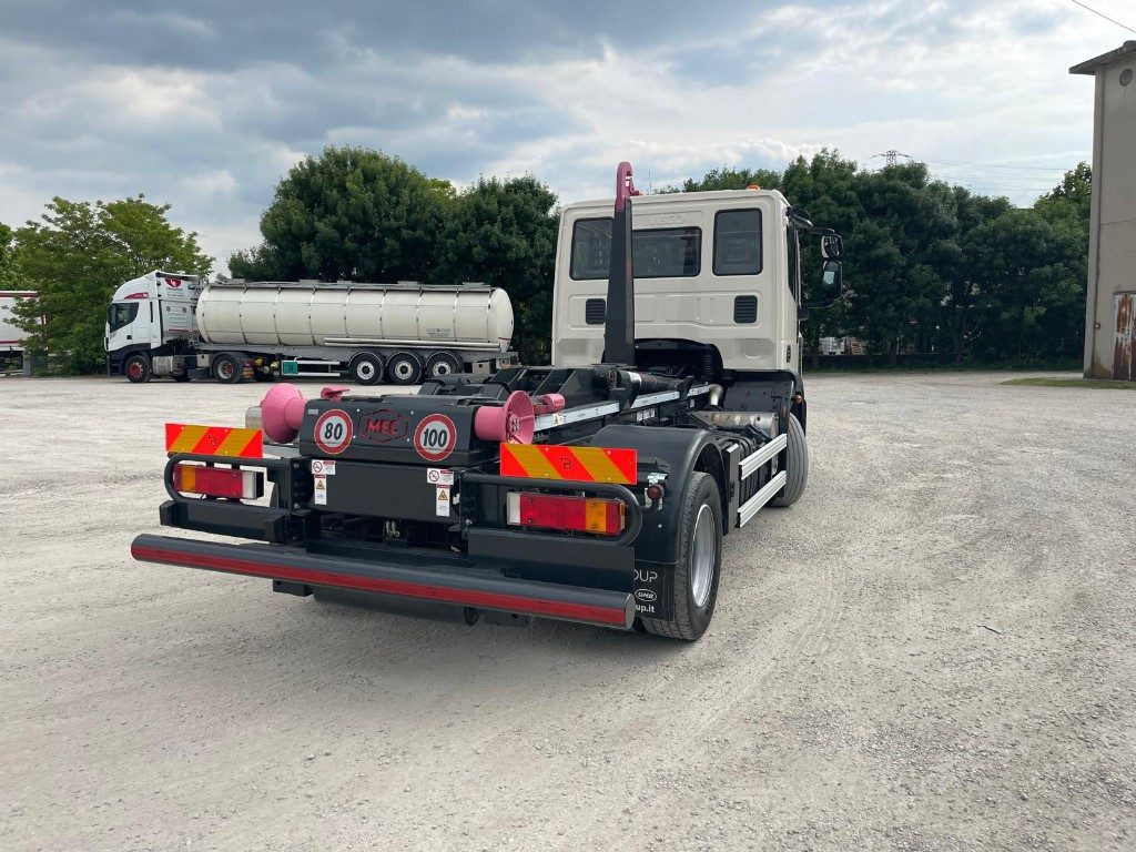 IVECO EUROCARGO 120E22 SCARRABILE - 후크 리프트 트럭 : 사진 4 IVECO EUROCARGO 120E22 SCARRABILE - 후크 리프트 트럭 : 사진 4