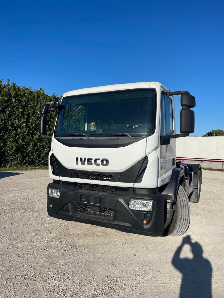 IVECO EUROCARGO 180E25 CON SCARRABILE NUOVO - 후크 리프트 트럭 : 사진 1 IVECO EUROCARGO 180E25 CON SCARRABILE NUOVO - 후크 리프트 트럭 : 사진 1