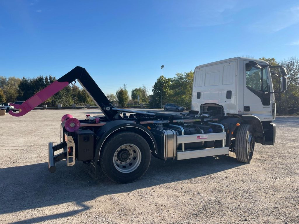 후크 리프트 트럭 IVECO EUROCARGO 180E25 CON SCARRABILE NUOVO : 사진 7