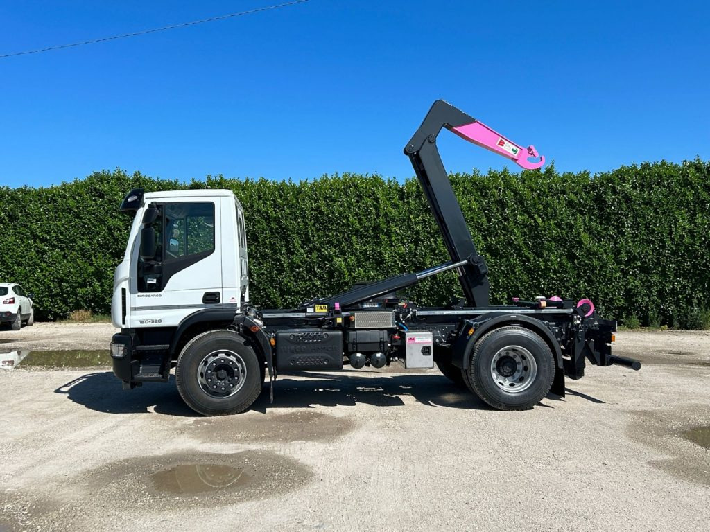 IVECO EUROCARGO 180E32K NUOVO SCARRABILE - 후크 리프트 트럭 : 사진 3 IVECO EUROCARGO 180E32K NUOVO SCARRABILE - 후크 리프트 트럭 : 사진 3