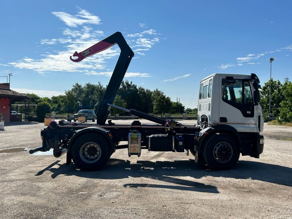신규 후크 리프트 트럭 IVECO EUROCARGO 180E32K NUOVO SCARRABILE : 사진 6