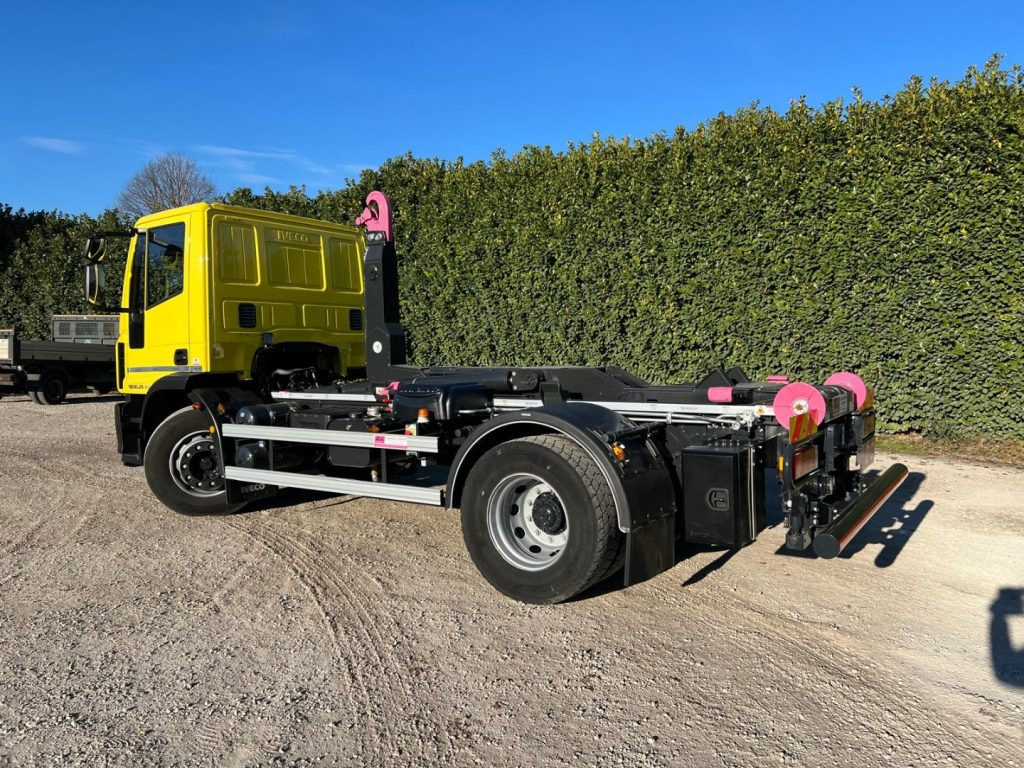 IVECO EUROCARGO 180EL28 SCARRABILE - 후크 리프트 트럭 : 사진 4 IVECO EUROCARGO 180EL28 SCARRABILE - 후크 리프트 트럭 : 사진 4