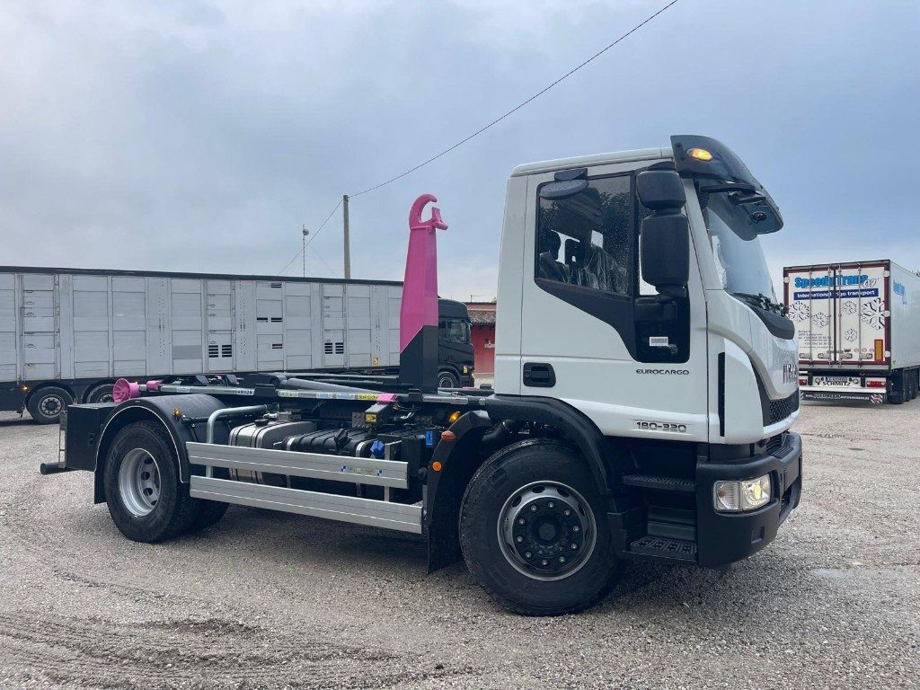 IVECO EUROCARGO 180K32 SCARRABILE NUOVO - 후크 리프트 트럭 : 사진 5 IVECO EUROCARGO 180K32 SCARRABILE NUOVO - 후크 리프트 트럭 : 사진 5
