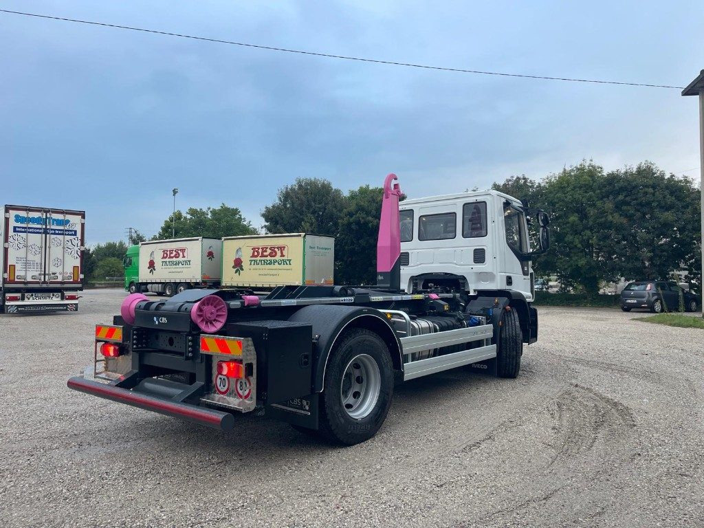 IVECO EUROCARGO 180K32 SCARRABILE NUOVO - 후크 리프트 트럭 : 사진 4 IVECO EUROCARGO 180K32 SCARRABILE NUOVO - 후크 리프트 트럭 : 사진 4