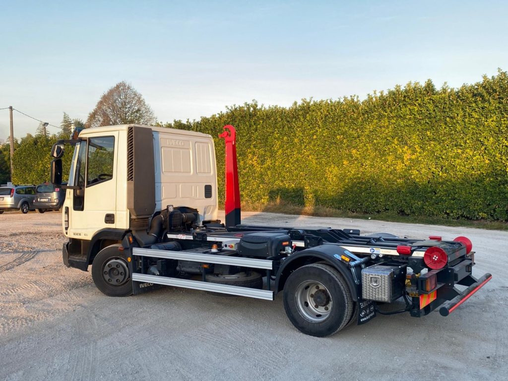 IVECO EUROCARGO 80 E18 CON IMPIANTO SCARRABILE NUO - 후크 리프트 트럭 : 사진 5 IVECO EUROCARGO 80 E18 CON IMPIANTO SCARRABILE NUO - 후크 리프트 트럭 : 사진 5