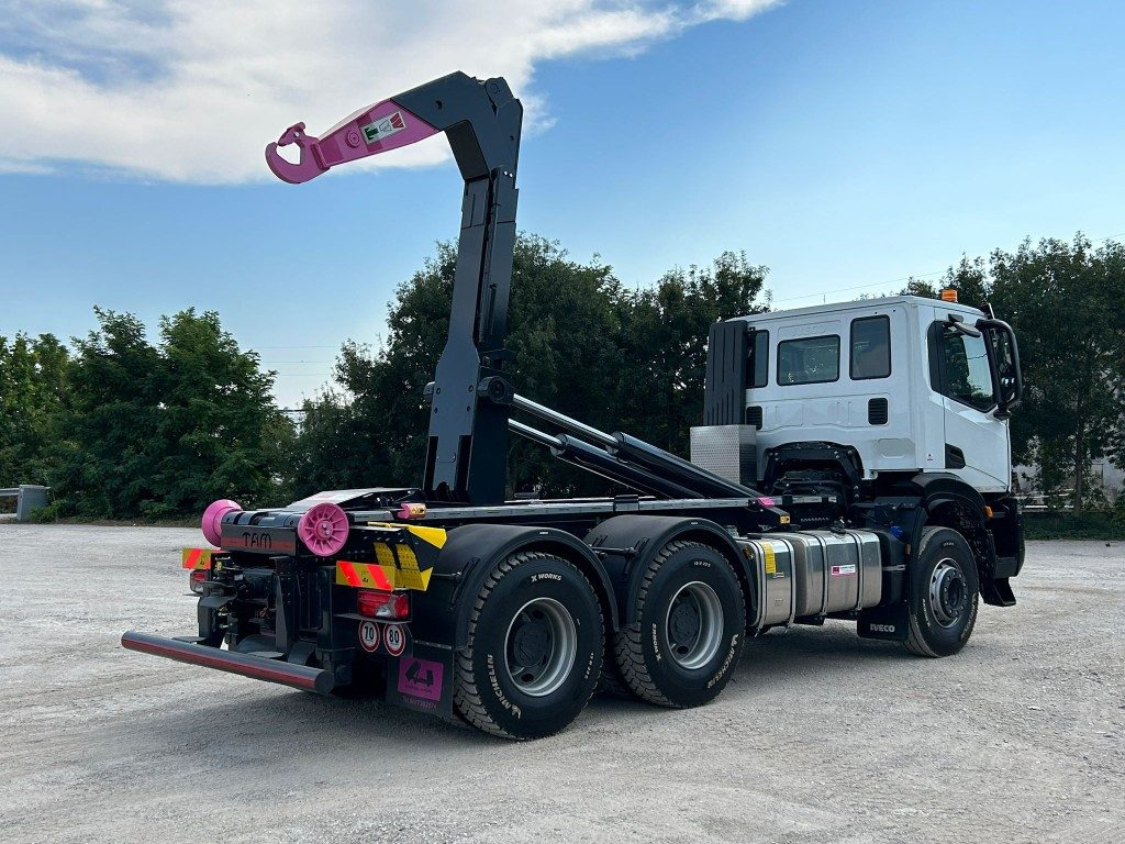 IVECO TRAKKER T-WAY AD380T NUOVO SCARRABILE - 후크 리프트 트럭 : 사진 5 IVECO TRAKKER T-WAY AD380T NUOVO SCARRABILE - 후크 리프트 트럭 : 사진 5