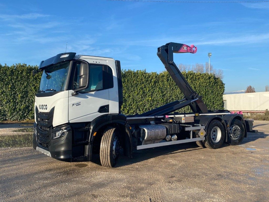 IVECO X-WAY AD280X48 NUOVO SCARRABILE PASSO 4500 - 후크 리프트 트럭 : 사진 1 IVECO X-WAY AD280X48 NUOVO SCARRABILE PASSO 4500 - 후크 리프트 트럭 : 사진 1