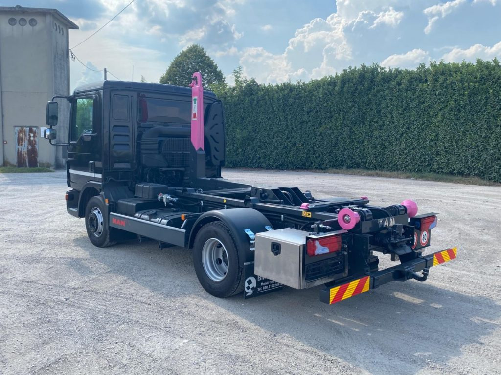 MAN TGL 12.220 CON SCARRABILE NUOVO - 후크 리프트 트럭 : 사진 5 MAN TGL 12.220 CON SCARRABILE NUOVO - 후크 리프트 트럭 : 사진 5