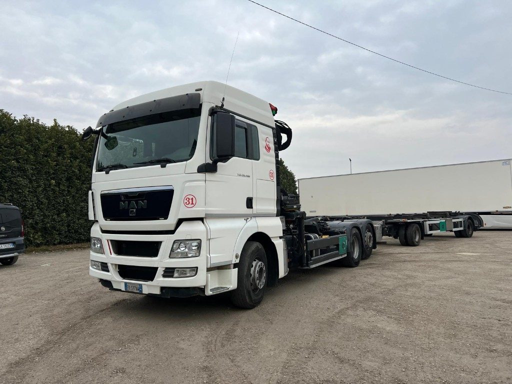 MAN TGX 26.480 SCARRABILE CON GRU - 후크 리프트 트럭 : 사진 1 MAN TGX 26.480 SCARRABILE CON GRU - 후크 리프트 트럭 : 사진 1