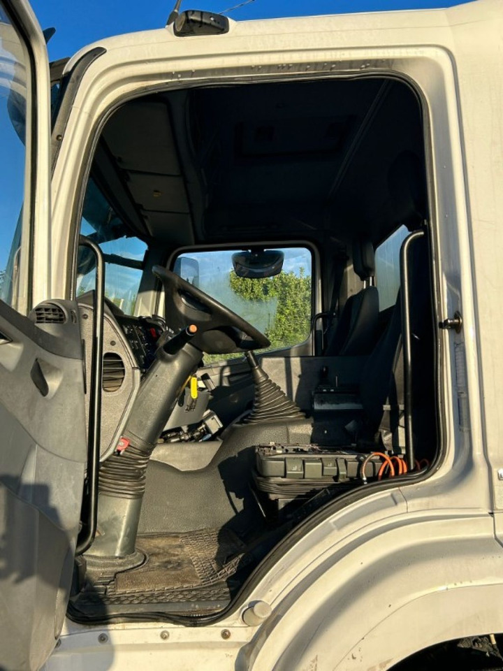 MERCEDES-BENZ MERCEDES 2533 SCARRABILE - 후크 리프트 트럭 : 사진 5 MERCEDES-BENZ MERCEDES 2533 SCARRABILE - 후크 리프트 트럭 : 사진 5