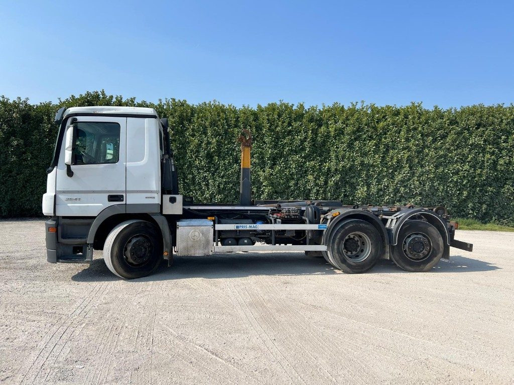 MERCEDES-BENZ MERCEDES ACTROS 25.41 SCARRABILE - 후크 리프트 트럭 : 사진 3 MERCEDES-BENZ MERCEDES ACTROS 25.41 SCARRABILE - 후크 리프트 트럭 : 사진 3