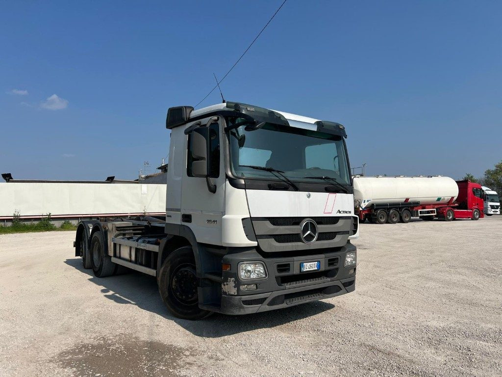 MERCEDES-BENZ MERCEDES ACTROS 25.41 SCARRABILE - 후크 리프트 트럭 : 사진 2 MERCEDES-BENZ MERCEDES ACTROS 25.41 SCARRABILE - 후크 리프트 트럭 : 사진 2