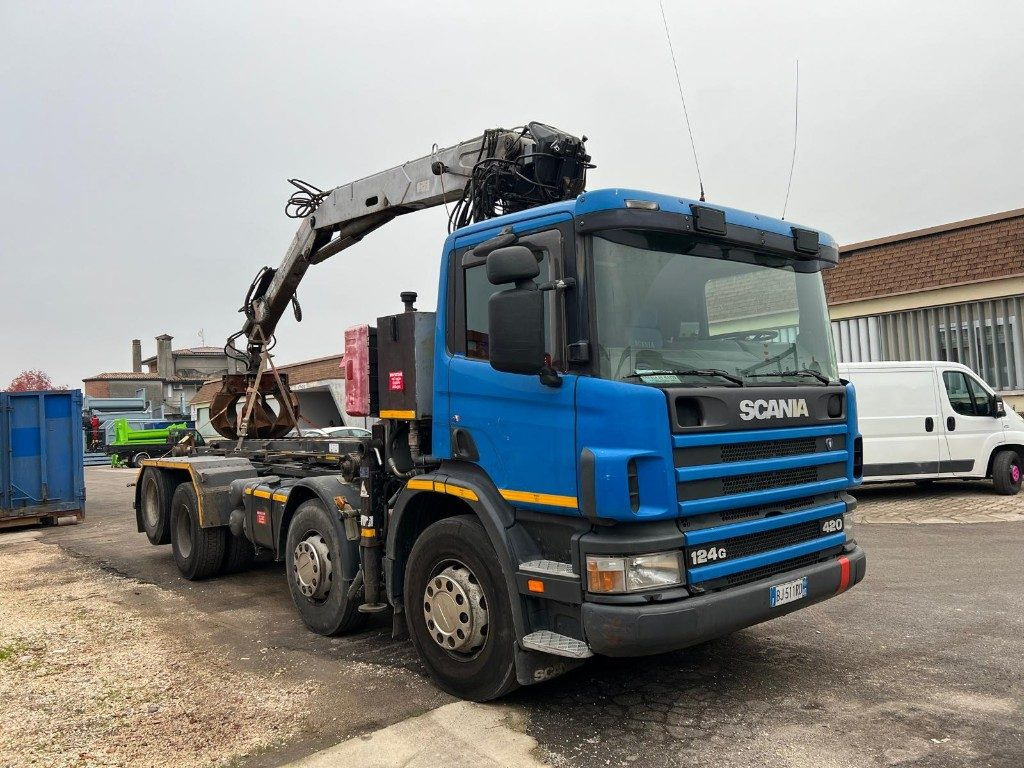 SCANIA 124GB 420 SCARRABILE CON GRU - 후크 리프트 트럭 : 사진 3 SCANIA 124GB 420 SCARRABILE CON GRU - 후크 리프트 트럭 : 사진 3