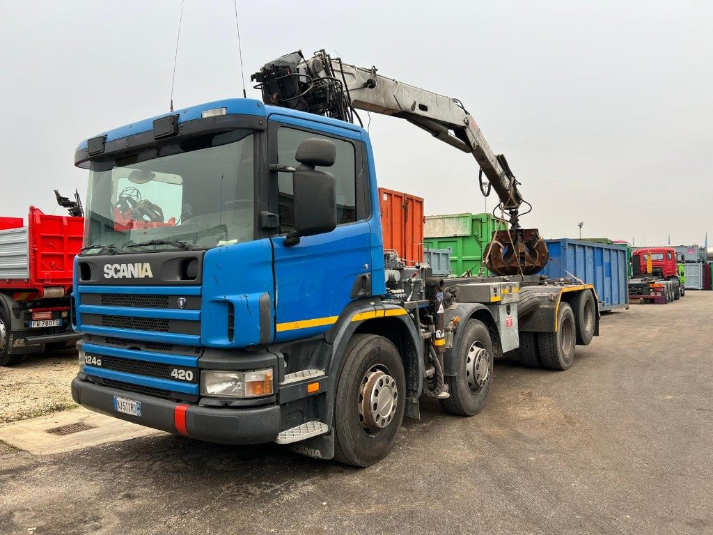 SCANIA 124GB 420 SCARRABILE CON GRU - 후크 리프트 트럭 : 사진 1 SCANIA 124GB 420 SCARRABILE CON GRU - 후크 리프트 트럭 : 사진 1
