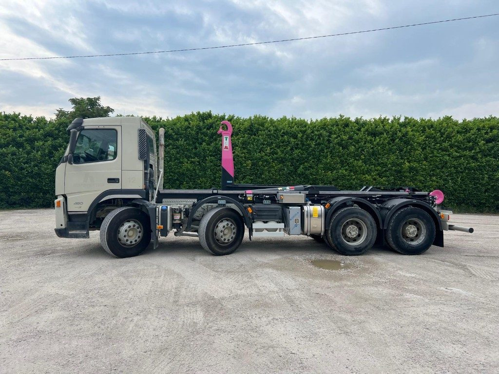 VOLVO FM480 SCARRABILE 8X4 - 후크 리프트 트럭 : 사진 2 VOLVO FM480 SCARRABILE 8X4 - 후크 리프트 트럭 : 사진 2