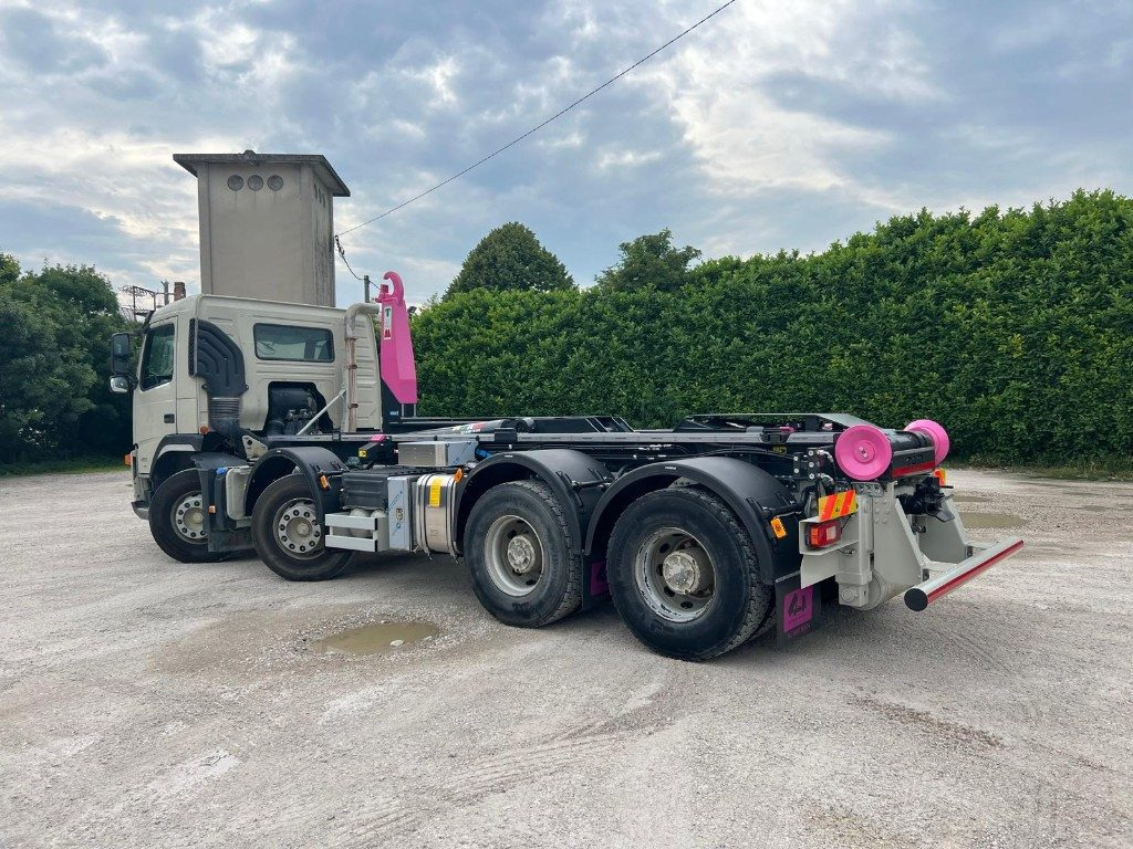 VOLVO FM480 SCARRABILE 8X4 - 후크 리프트 트럭 : 사진 3 VOLVO FM480 SCARRABILE 8X4 - 후크 리프트 트럭 : 사진 3
