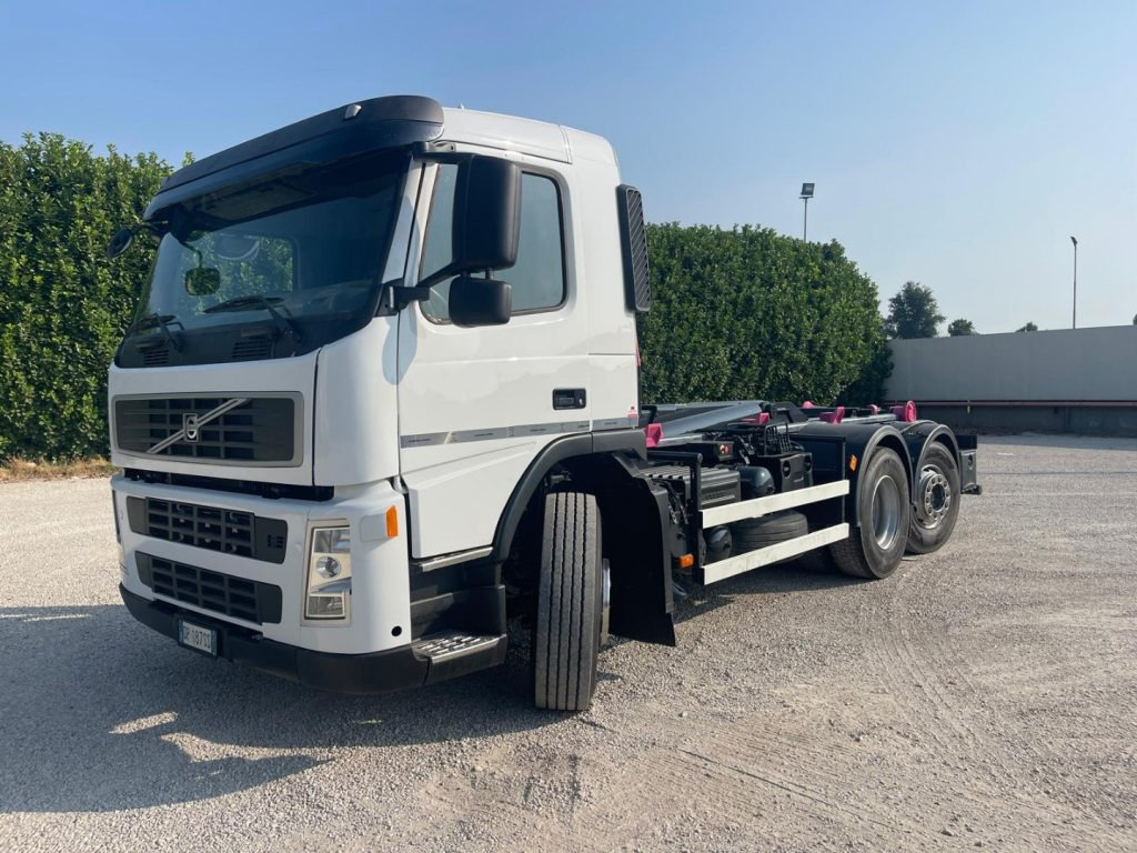 VOLVO FM9 SCARRABILE - 후크 리프트 트럭 : 사진 1 VOLVO FM9 SCARRABILE - 후크 리프트 트럭 : 사진 1