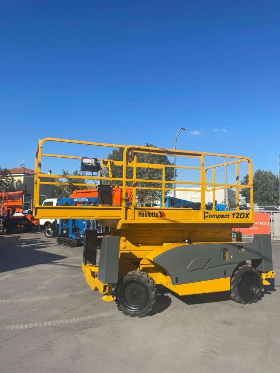 Haulotte COMPACT 12DX - 시저 리프트 : 사진 1 Haulotte COMPACT 12DX - 시저 리프트 : 사진 1