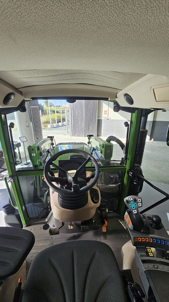 FENDT 211S VARIO - 장궤형 트랙터 : 사진 3 FENDT 211S VARIO - 장궤형 트랙터 : 사진 3