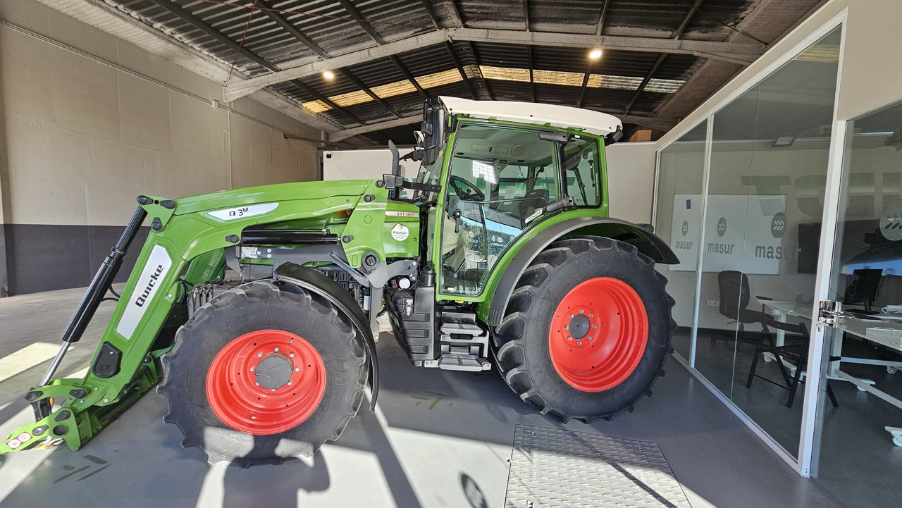 FENDT 211S VARIO - 장궤형 트랙터 : 사진 1 FENDT 211S VARIO - 장궤형 트랙터 : 사진 1