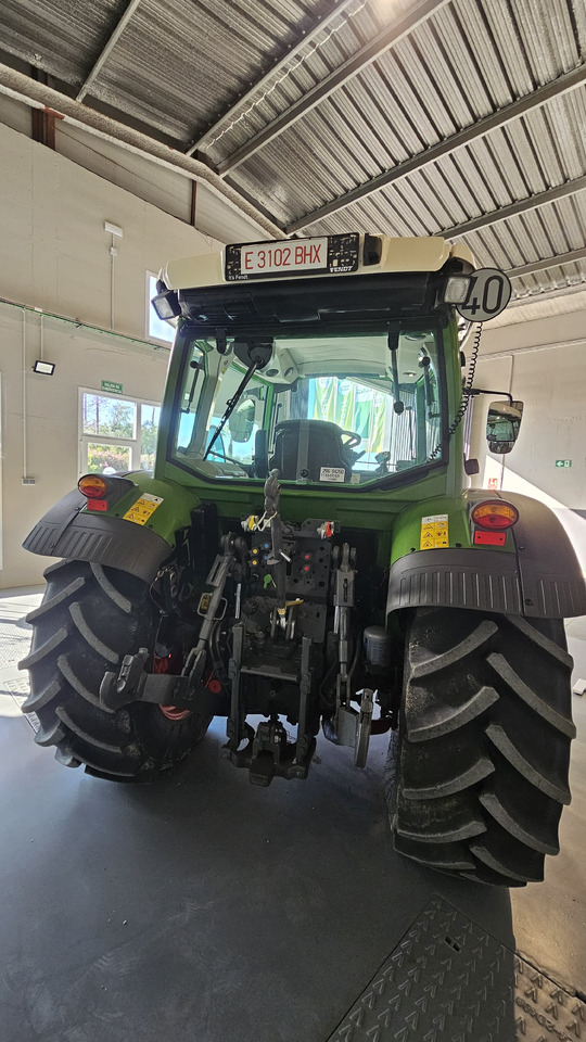FENDT 211S VARIO - 장궤형 트랙터 : 사진 2 FENDT 211S VARIO - 장궤형 트랙터 : 사진 2