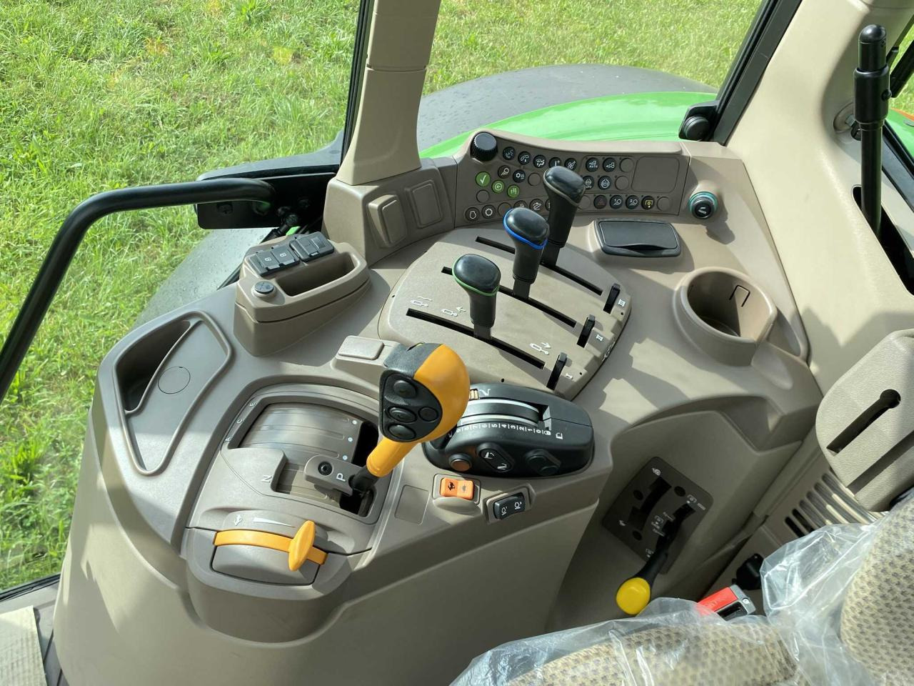 John Deere 6100 M AutoQuadEco - 장궤형 트랙터 : 사진 5 John Deere 6100 M AutoQuadEco - 장궤형 트랙터 : 사진 5