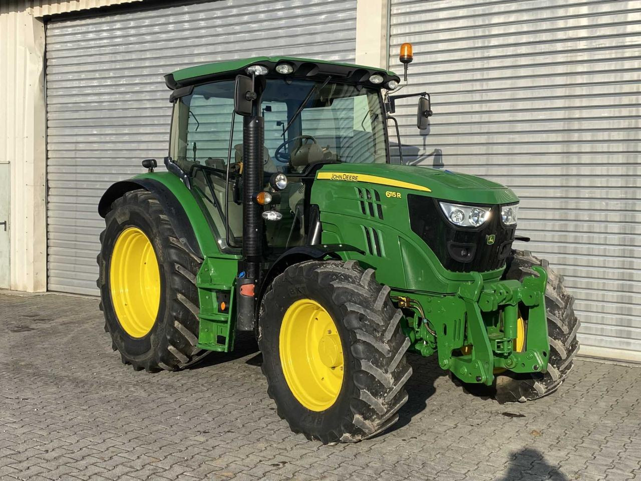 John Deere 6115R - 장궤형 트랙터 : 사진 3 John Deere 6115R - 장궤형 트랙터 : 사진 3