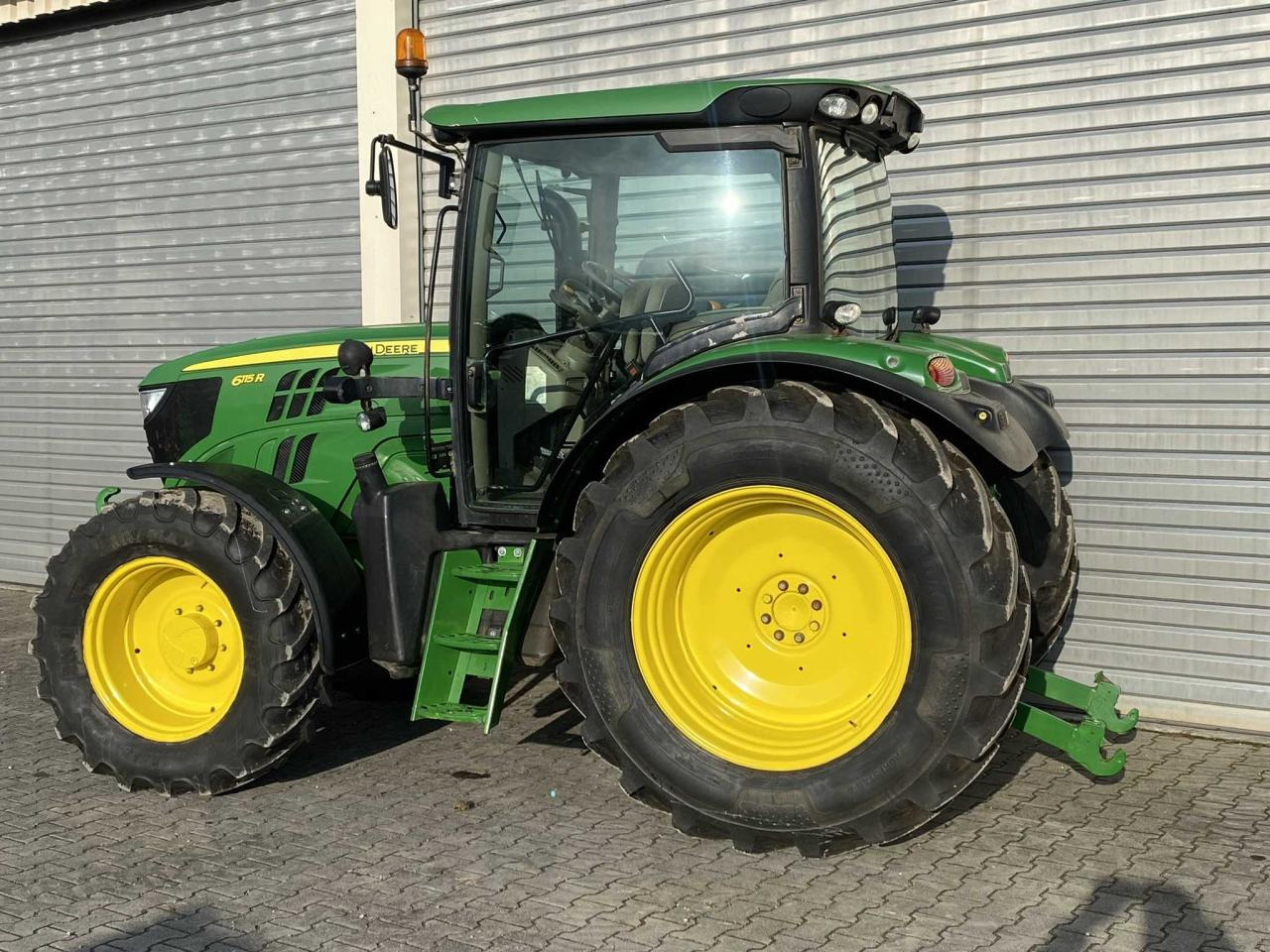 John Deere 6115R - 장궤형 트랙터 : 사진 4 John Deere 6115R - 장궤형 트랙터 : 사진 4