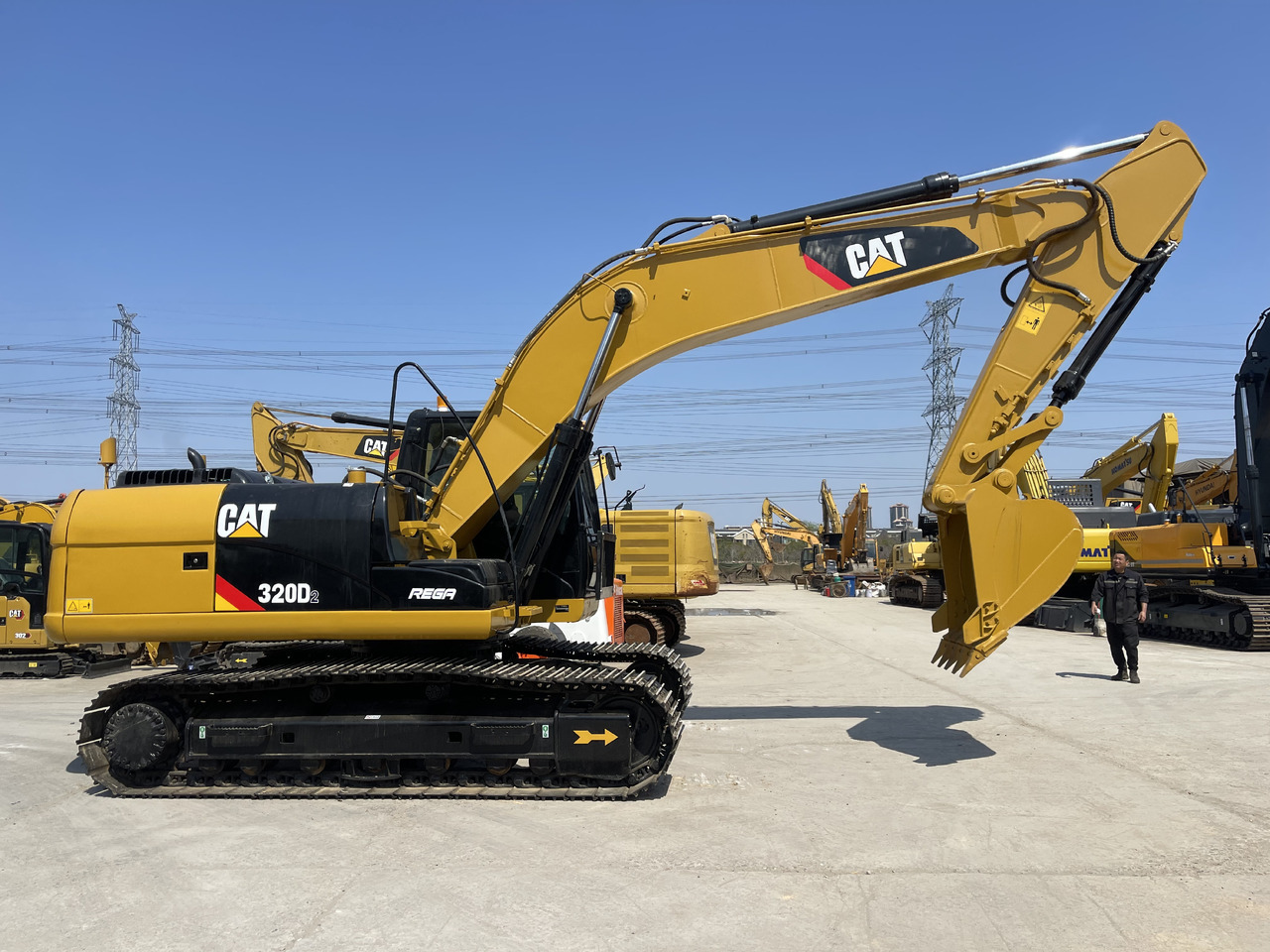CATERPILLAR 320D2 - 크롤러 굴삭기 : 사진 5 CATERPILLAR 320D2 - 크롤러 굴삭기 : 사진 5