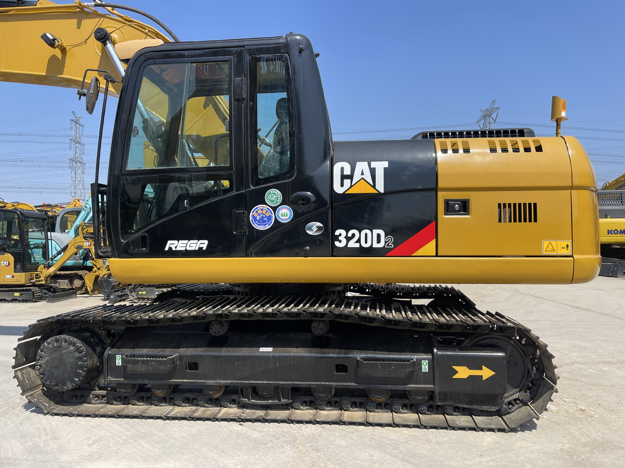 CATERPILLAR 320D2 - 크롤러 굴삭기 : 사진 2 CATERPILLAR 320D2 - 크롤러 굴삭기 : 사진 2