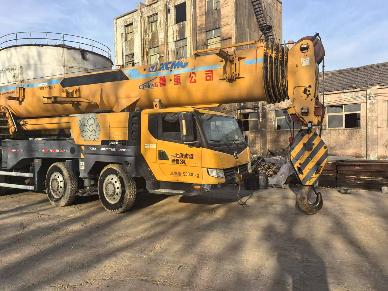 XCMG XCT100L6 - 모바일 크레인 : 사진 2 XCMG XCT100L6 - 모바일 크레인 : 사진 2