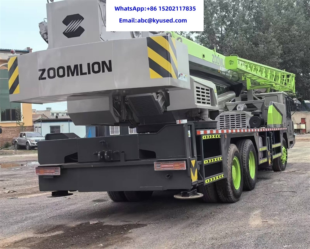 ZOOMLION ZTC300V 30ton - 모바일 크레인 : 사진 3 ZOOMLION ZTC300V 30ton - 모바일 크레인 : 사진 3