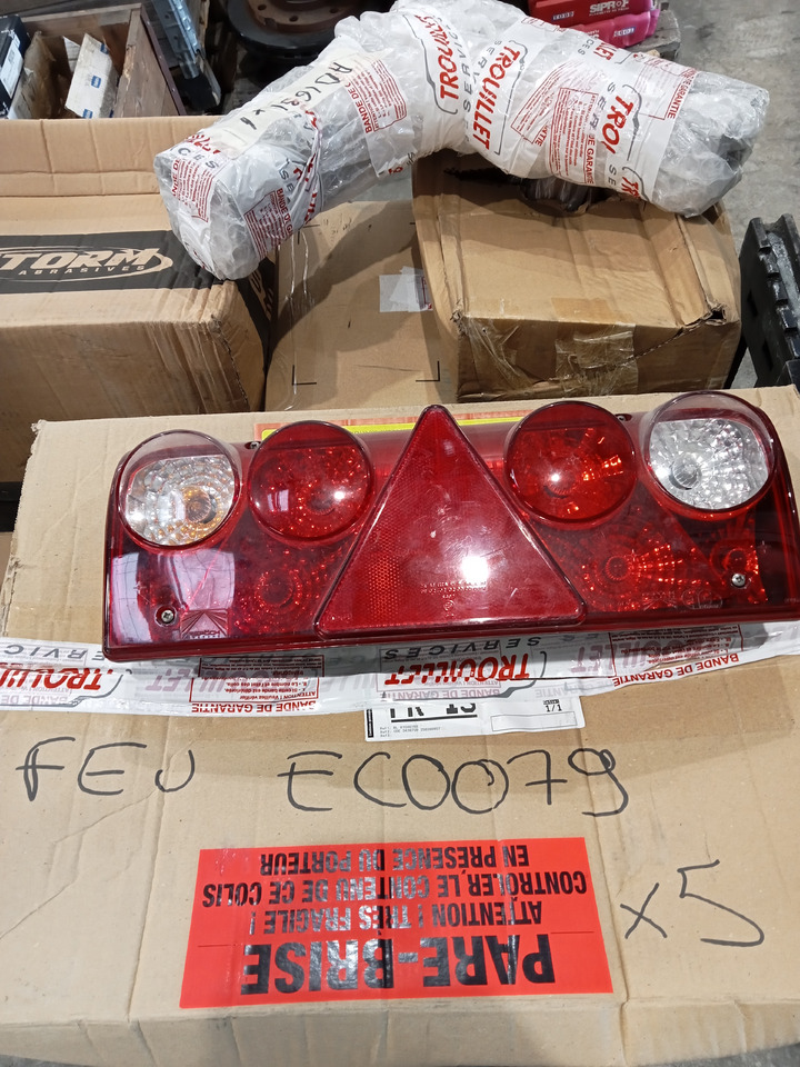 Aspock FEU EUROPOINT LEDS DROIT 4 CONNECTION - 미등 트레일러 용 : 사진 1 Aspock FEU EUROPOINT LEDS DROIT 4 CONNECTION - 미등 트레일러 용 : 사진 1