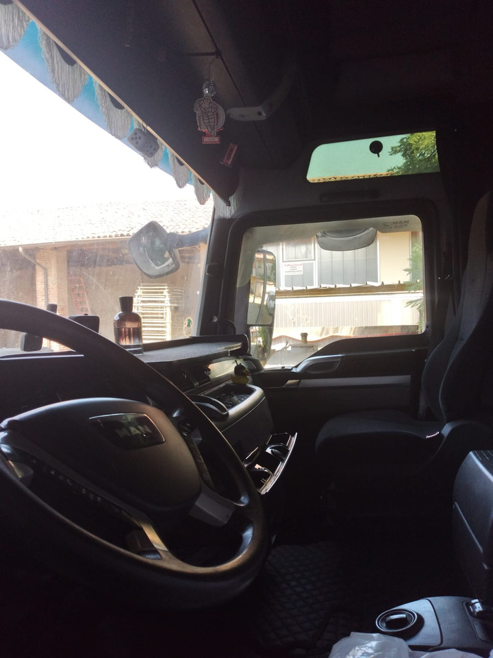 MAN TGX 18.440 - 트랙터 유닛 : 사진 5 MAN TGX 18.440 - 트랙터 유닛 : 사진 5