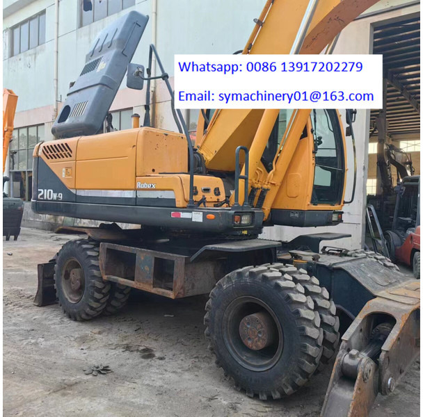 Hyundai R210W - 휠 굴삭기 : 사진 4 Hyundai R210W - 휠 굴삭기 : 사진 4
