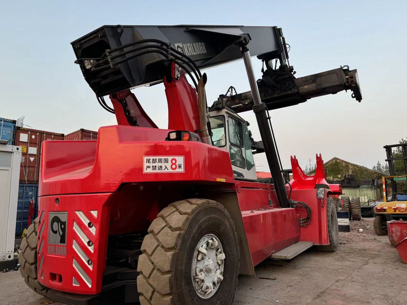 Kalmar DRU450 - 리치 스태커 : 사진 1 Kalmar DRU450 - 리치 스태커 : 사진 1