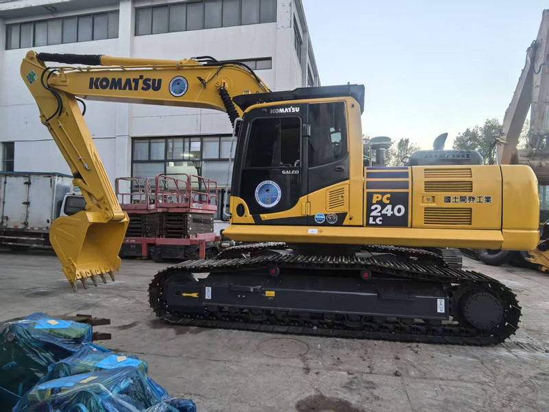 Komatsu PC240LC-8 - 크롤러 굴삭기 : 사진 5 Komatsu PC240LC-8 - 크롤러 굴삭기 : 사진 5