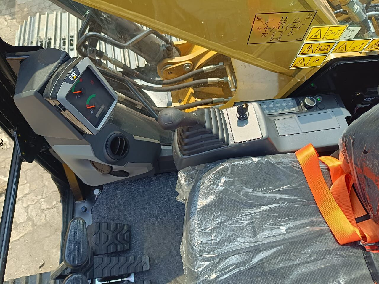 New Caterpillar 320D3GC tracked excavator - 크롤러 굴삭기 : 사진 4 New Caterpillar 320D3GC tracked excavator - 크롤러 굴삭기 : 사진 4