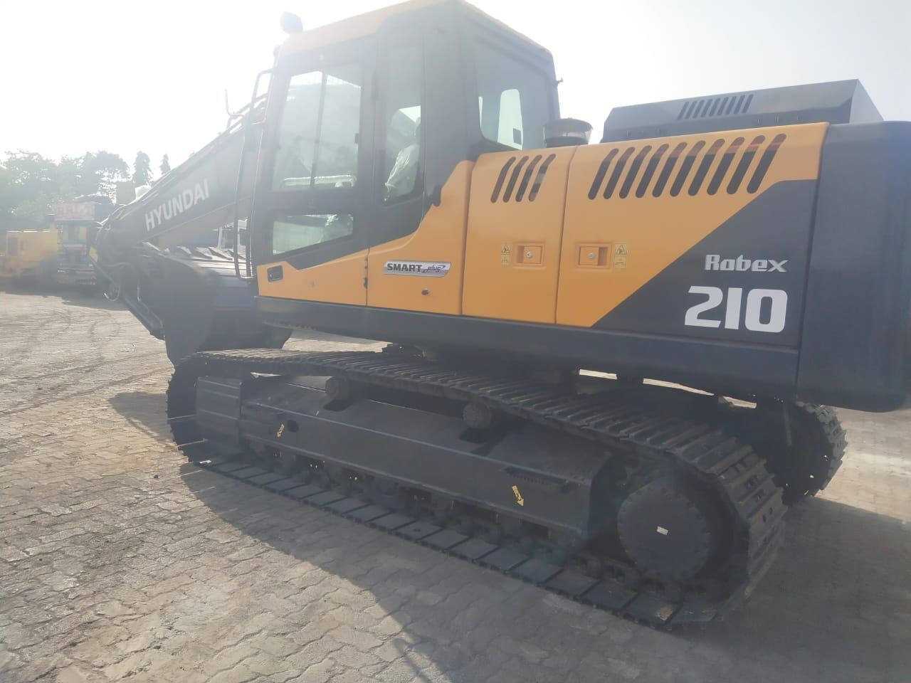 New Hyundai R210 tracked excavator - 크롤러 굴삭기 : 사진 4 New Hyundai R210 tracked excavator - 크롤러 굴삭기 : 사진 4