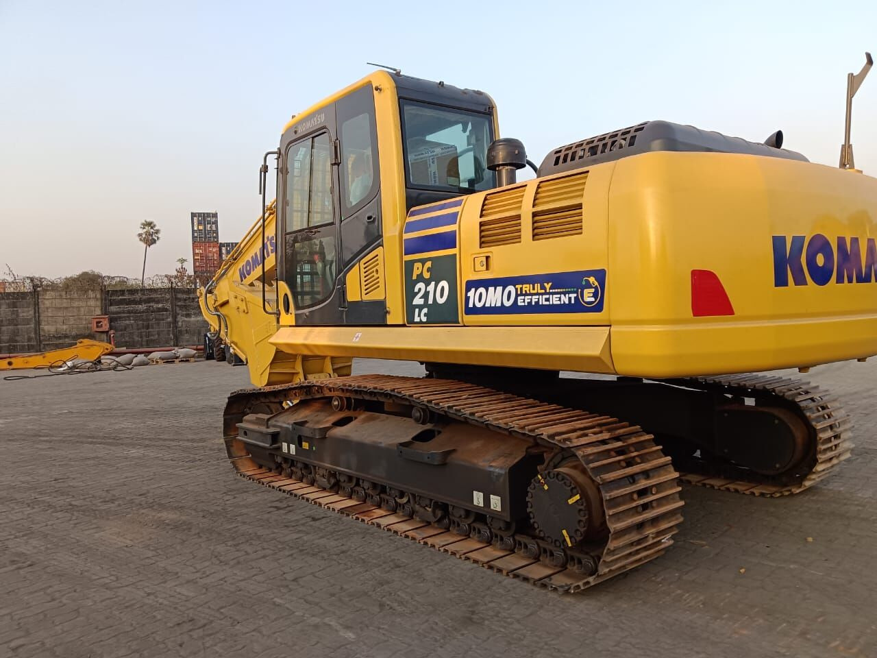 New Komatsu PC210 tracked excavator - 크롤러 굴삭기 : 사진 1 New Komatsu PC210 tracked excavator - 크롤러 굴삭기 : 사진 1
