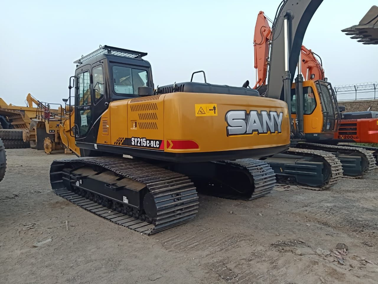 New Sany SY 215 MITSUBISHI ENGINE tracked excavator - 크롤러 굴삭기 : 사진 1 New Sany SY 215 MITSUBISHI ENGINE tracked excavator - 크롤러 굴삭기 : 사진 1