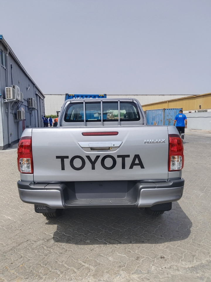 Toyota Hilux - 픽업트럭, 콤비 밴 : 사진 3 Toyota Hilux - 픽업트럭, 콤비 밴 : 사진 3