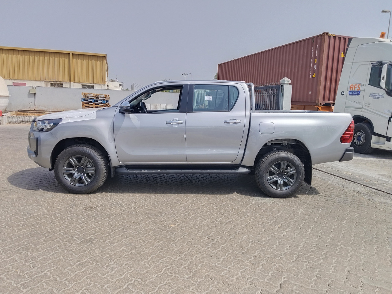 Toyota Hilux - 픽업트럭, 콤비 밴 : 사진 1 Toyota Hilux - 픽업트럭, 콤비 밴 : 사진 1