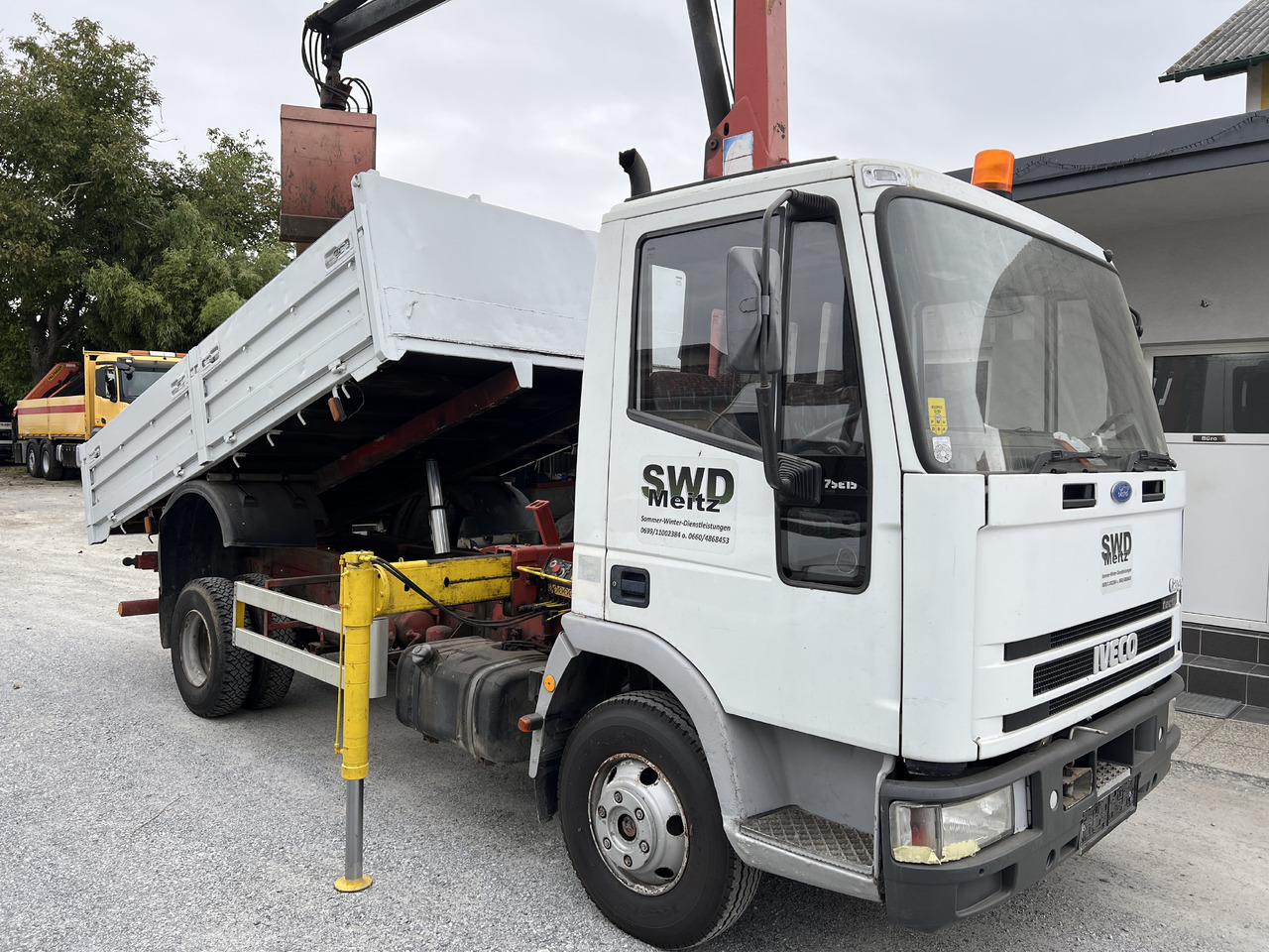 IVECO EUROCARGO 75E15 Kipper mit Kran - 덤프트럭, 크레인 트럭 : 사진 2 IVECO EUROCARGO 75E15 Kipper mit Kran - 덤프트럭, 크레인 트럭 : 사진 2