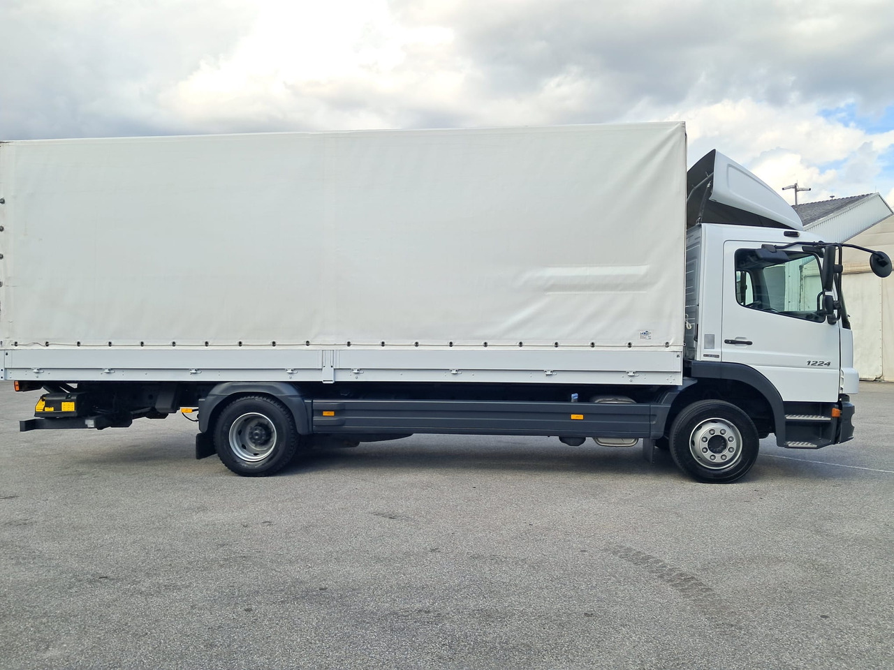 MERCEDES-BENZ ATEGO 12 24 Plane LBW | Klima | Schaltgetriebe - 커튼사이더 트럭 : 사진 3 MERCEDES-BENZ ATEGO 12 24 Plane LBW | Klima | Schaltgetriebe - 커튼사이더 트럭 : 사진 3